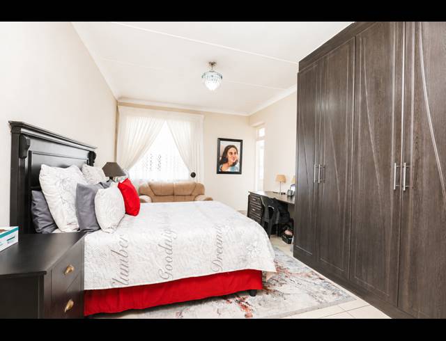 2 BEDROOM APARTMENT FOR SALE IN MORNINGSIDE